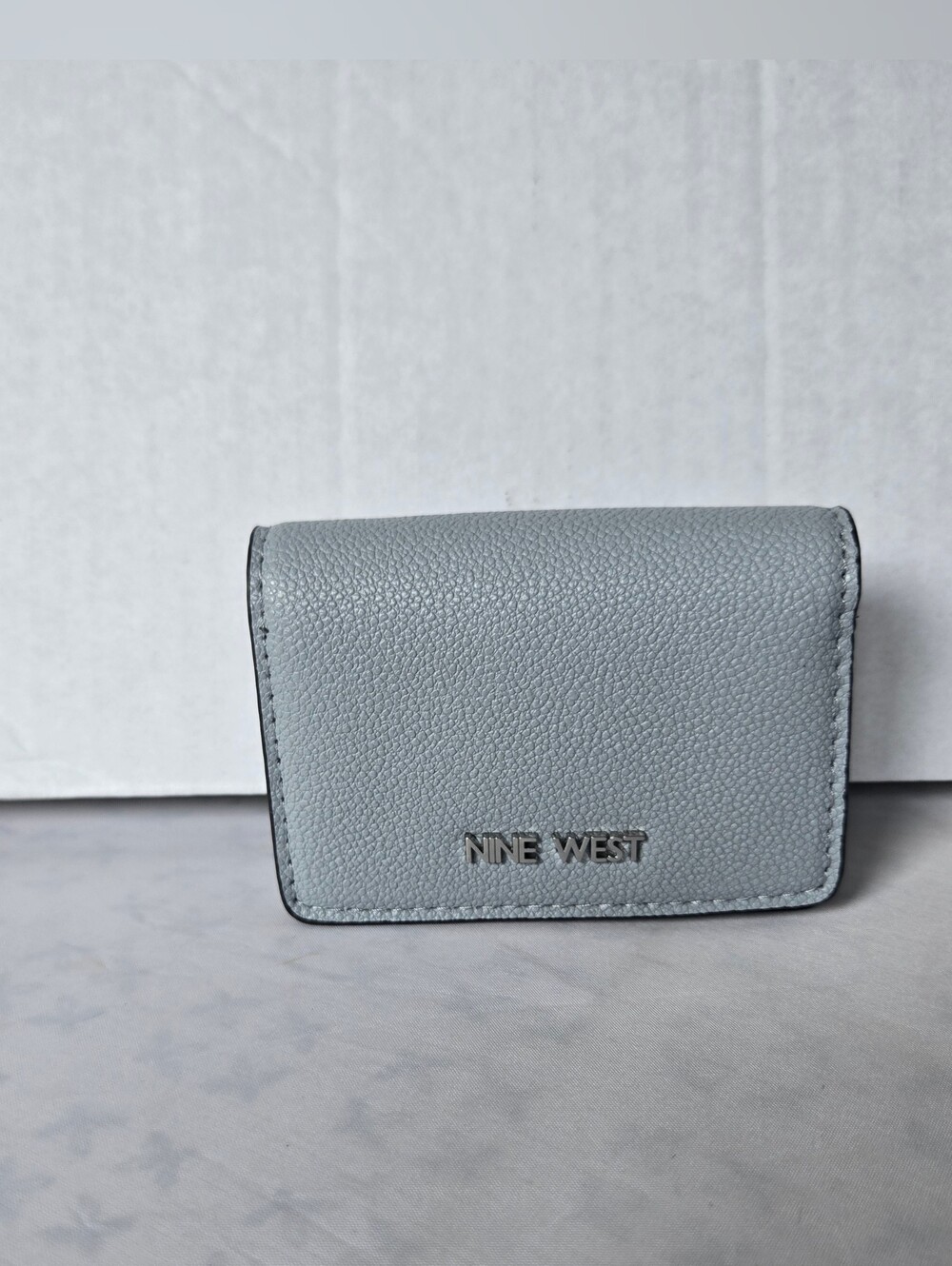 Nine West Grey Pebbled Faux Leather Mini Wallet ID Window Snap Card Case Pouch